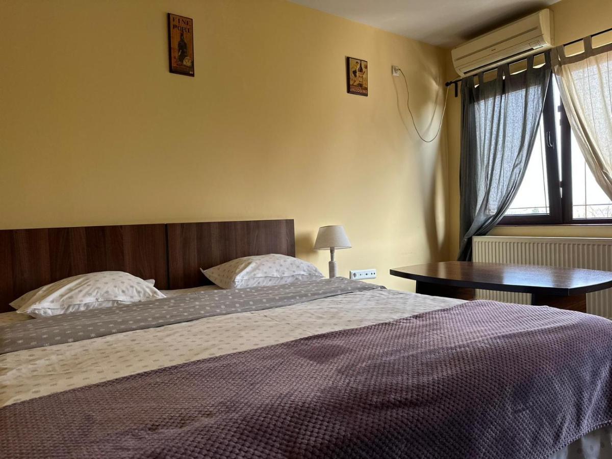 Ferienwohnung La O Barfa Ploieşti Exterior foto