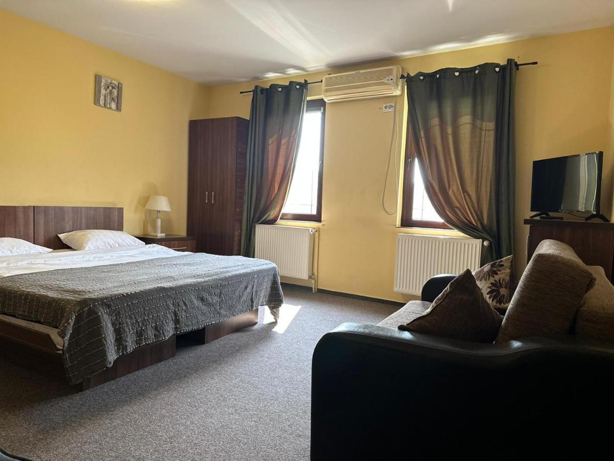 Ferienwohnung La O Barfa Ploieşti Exterior foto