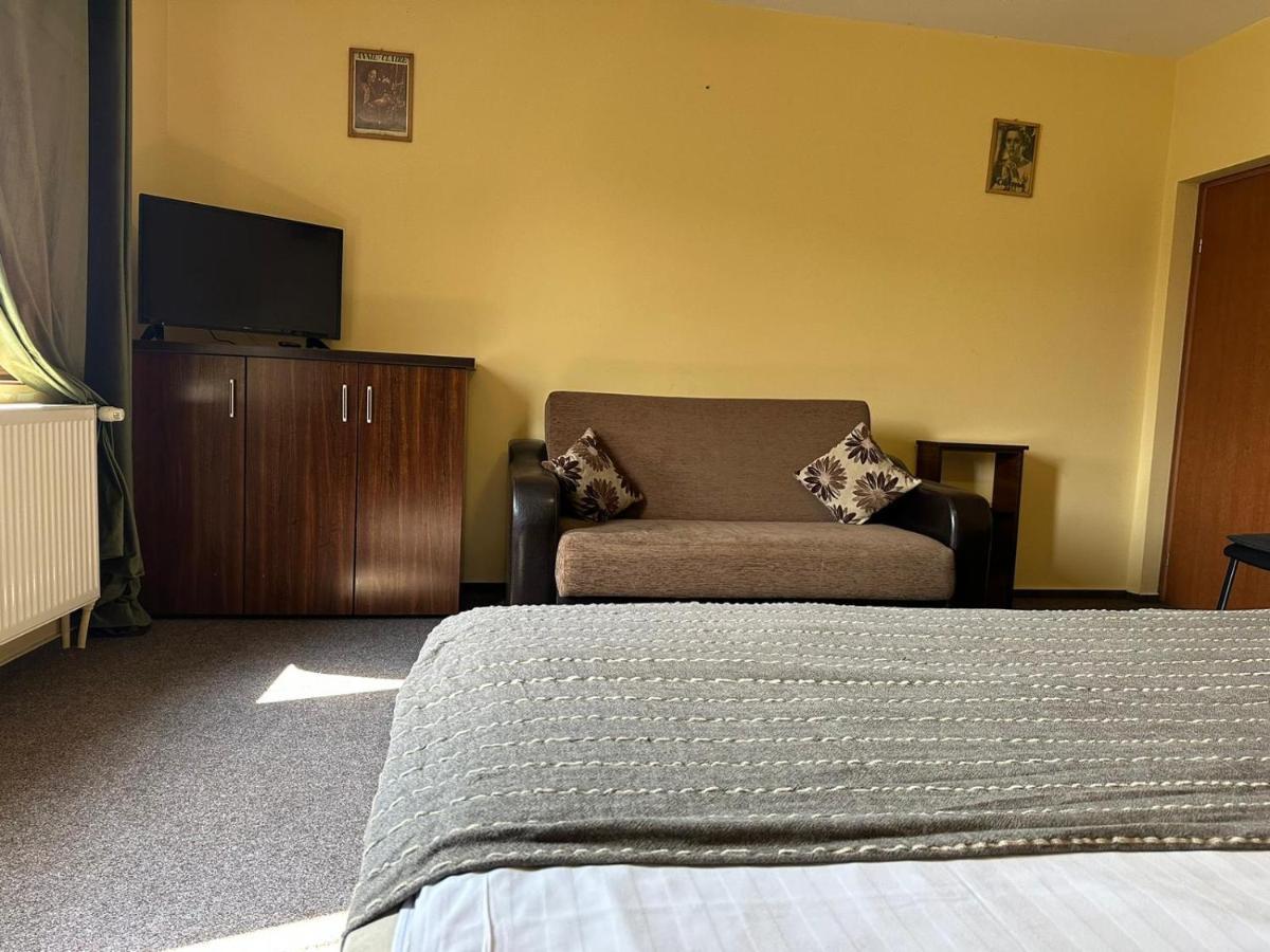 Ferienwohnung La O Barfa Ploieşti Exterior foto
