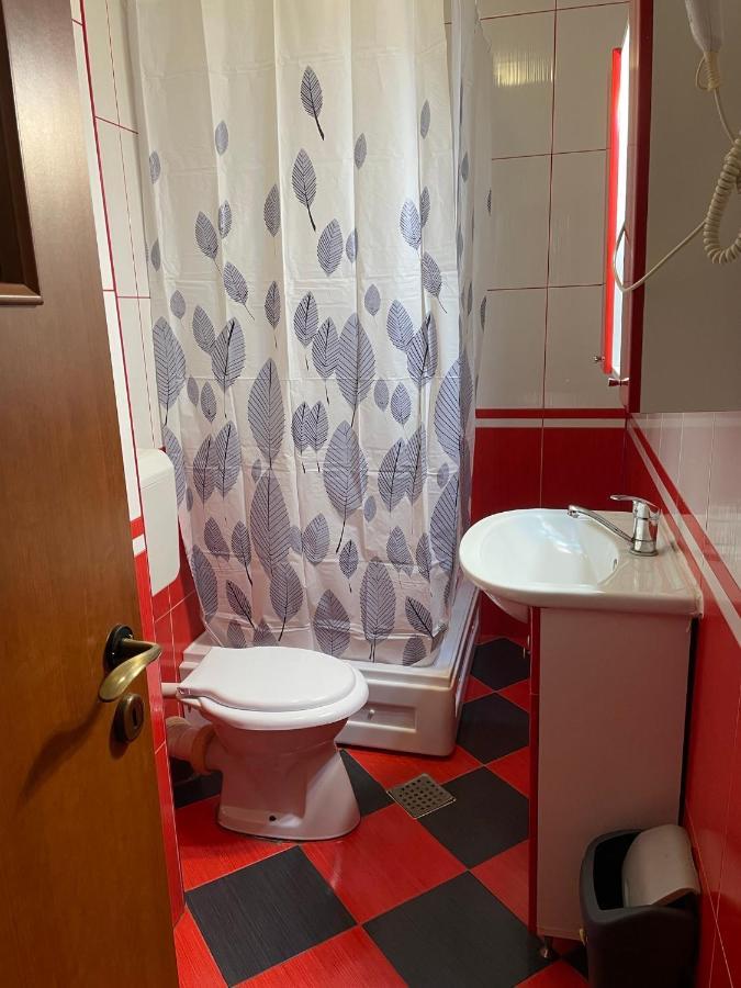 Ferienwohnung La O Barfa Ploieşti Exterior foto