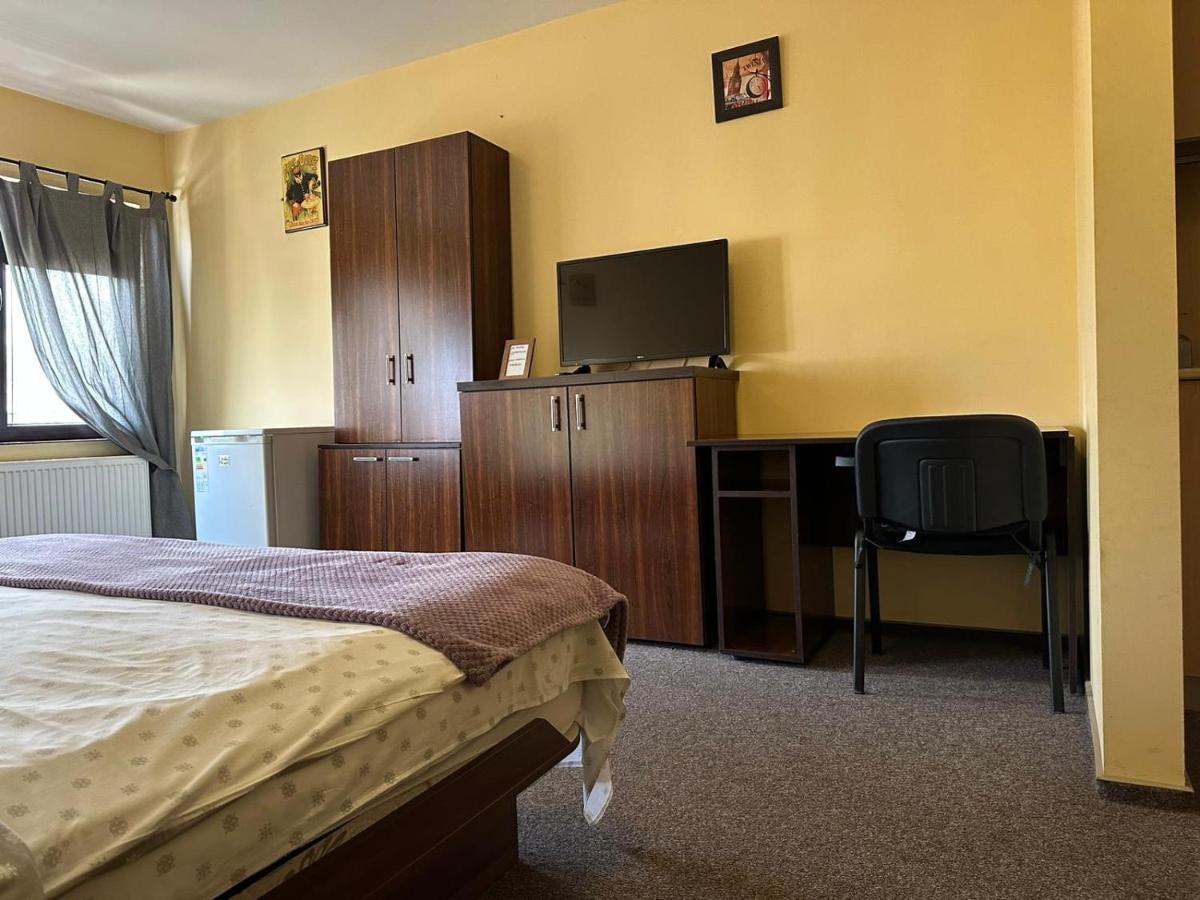 Ferienwohnung La O Barfa Ploieşti Exterior foto
