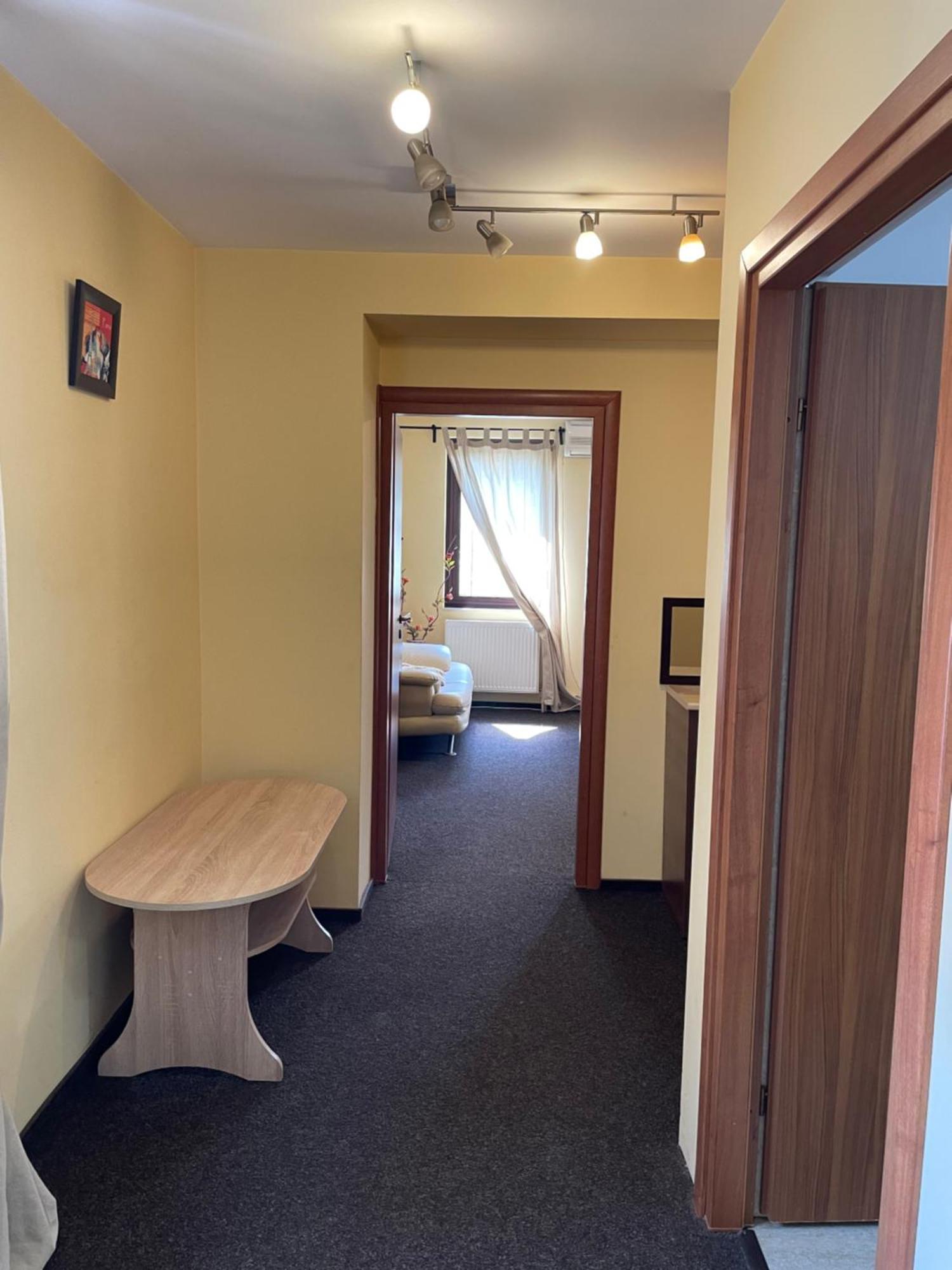 Ferienwohnung La O Barfa Ploieşti Exterior foto